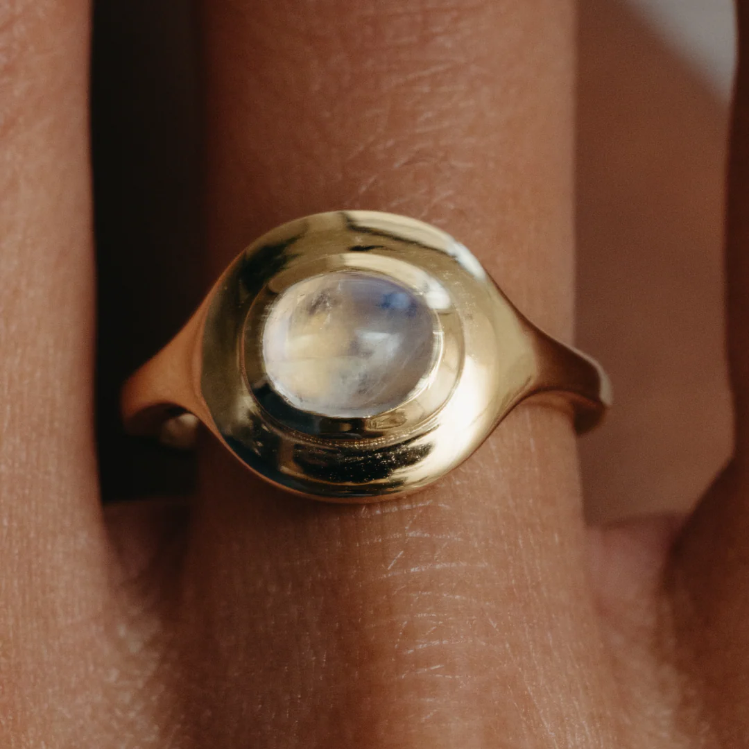 1.61ct Moonstone Oval Ripple Ring - Image 3