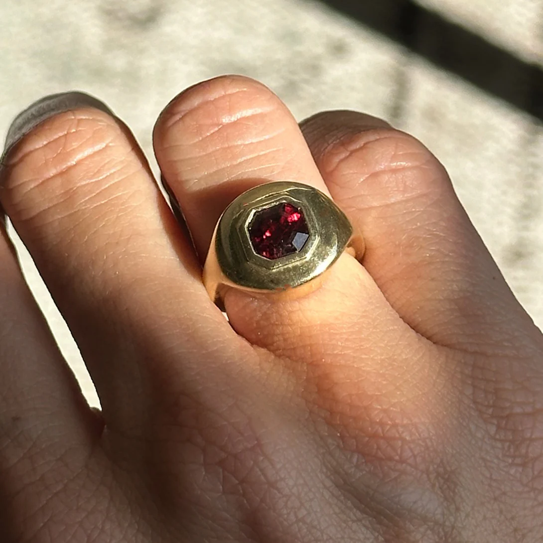 2.1CT GARNET RIPPLE RING - Image 5