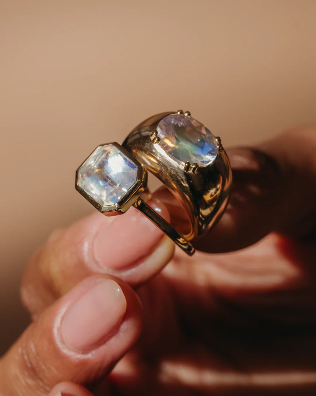 2.36ct Moonstone Double-Prong Cloud Ring - Image 2