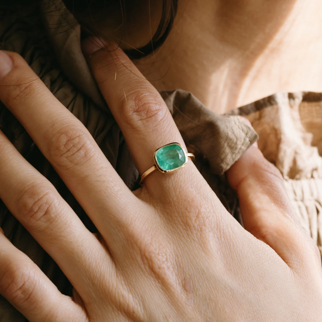 2.87ct Emerald Bezel Ring - Image 3