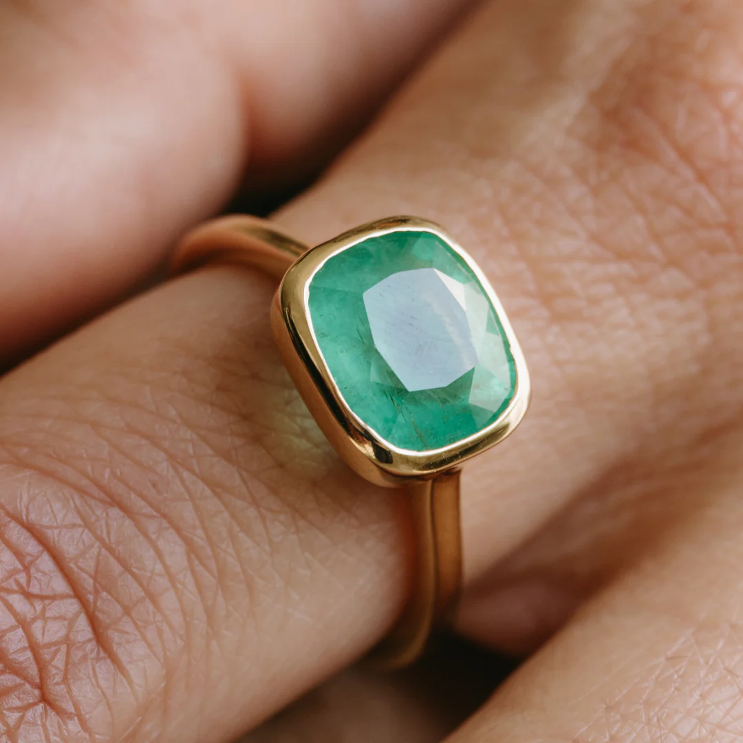 2.87ct Emerald Bezel Ring - Image 4