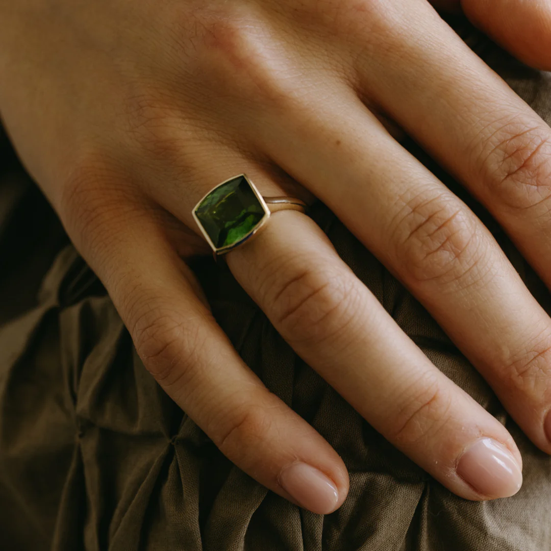 6.58ct Green Tourmaline Bezel Ring - Image 4