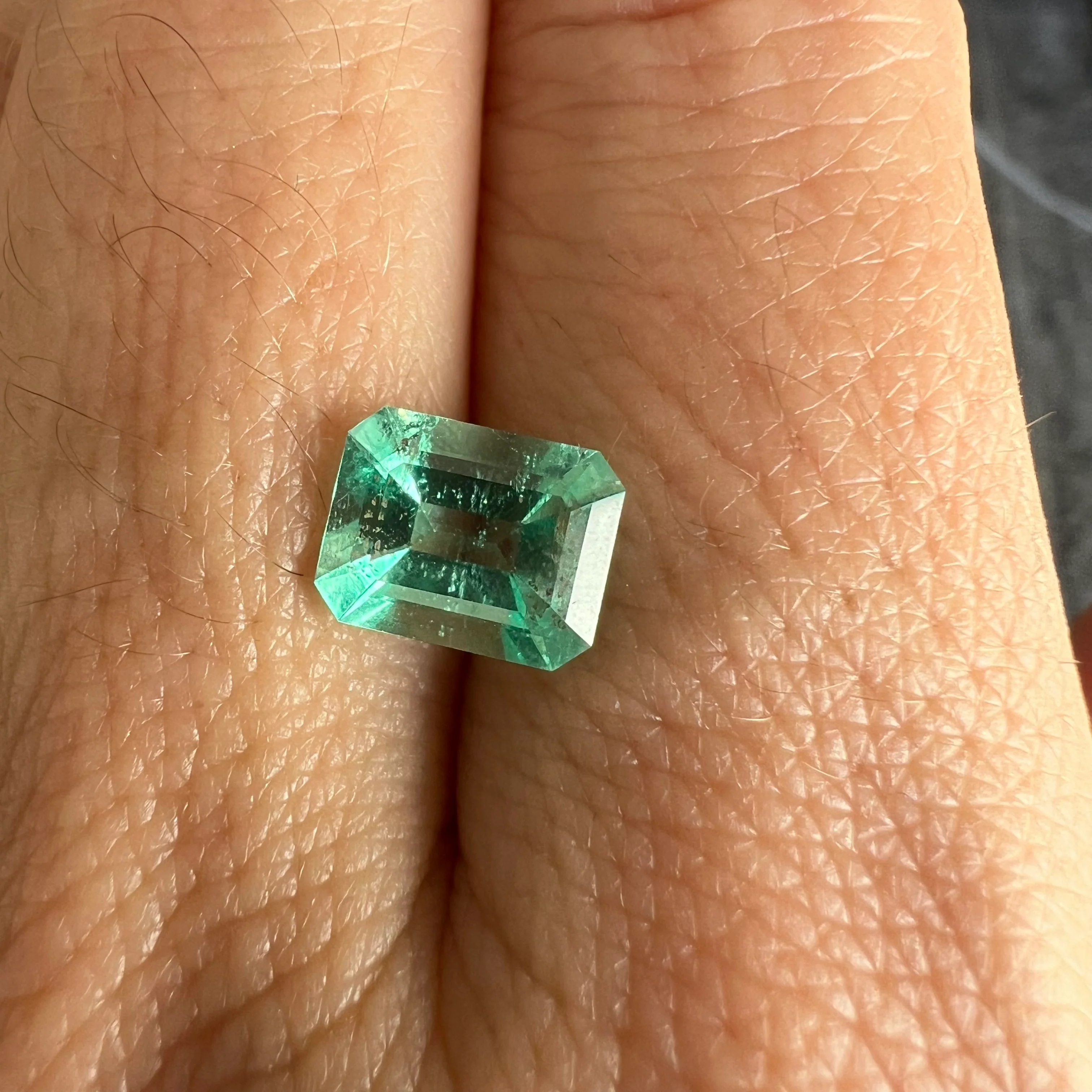 BESPOKE 1.54CT MUZO EMERALD - Image 3
