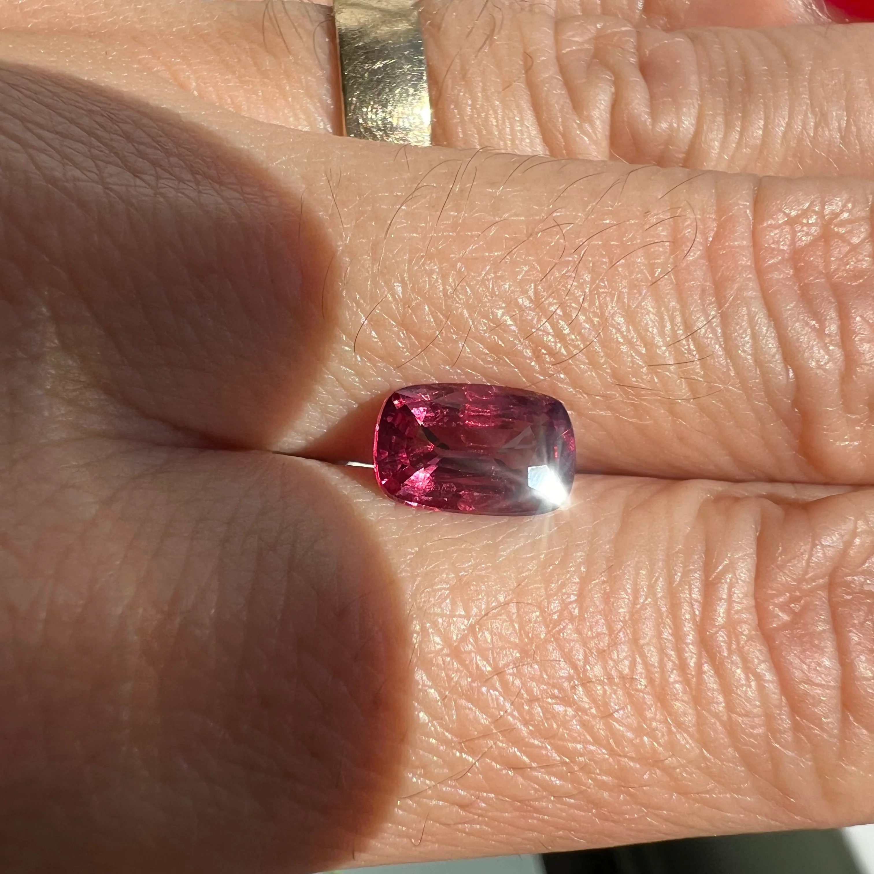 BESPOKE 1.90CT PINKISH RED SPINEL - Image 2