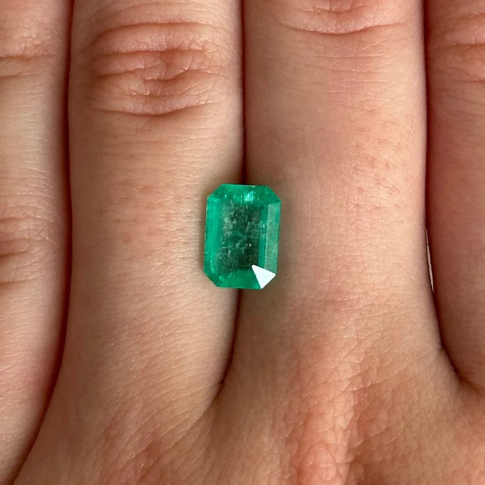 Bespoke 1.91ct Colombian Emerald, Emerald Cut - Image 3
