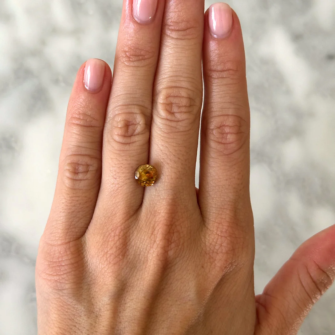 BESPOKE 2.20CT SPHENE - Image 2