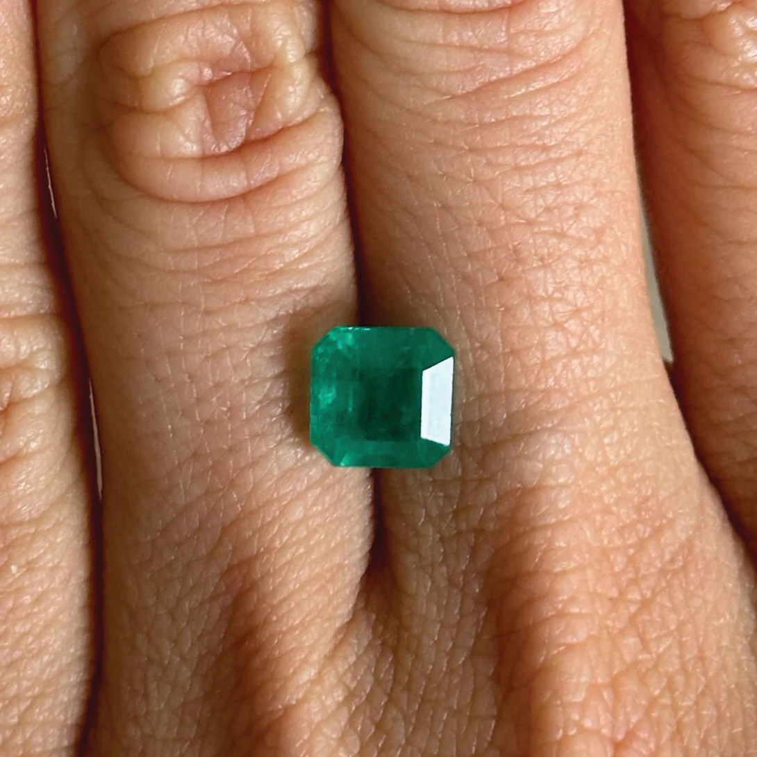 BESPOKE 2.42CT ZAMBIAN EMERALD - Image 2