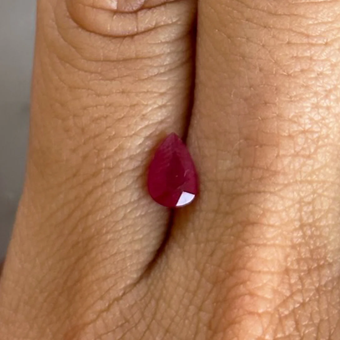 BESPOKE 2.20CT PEAR SHAPED RUBY RING - Image 4