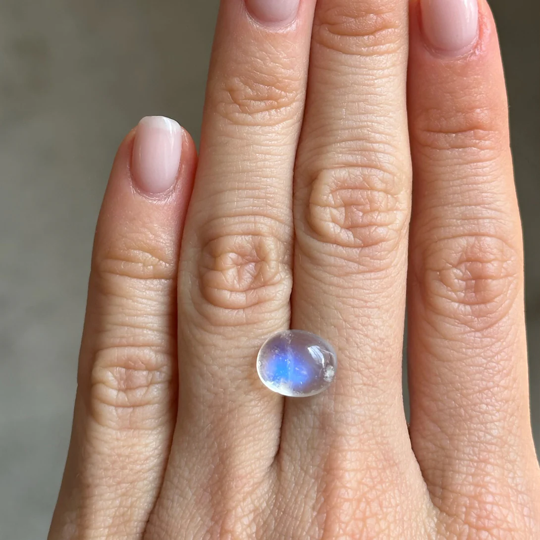 BESPOKE 5.23CT MOONSTONE CABOCHON - Image 2