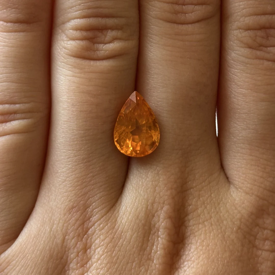 BESPOKE 5.21CT YELLOWISH-ORANGE PEAR SAPPHIRE - Image 5
