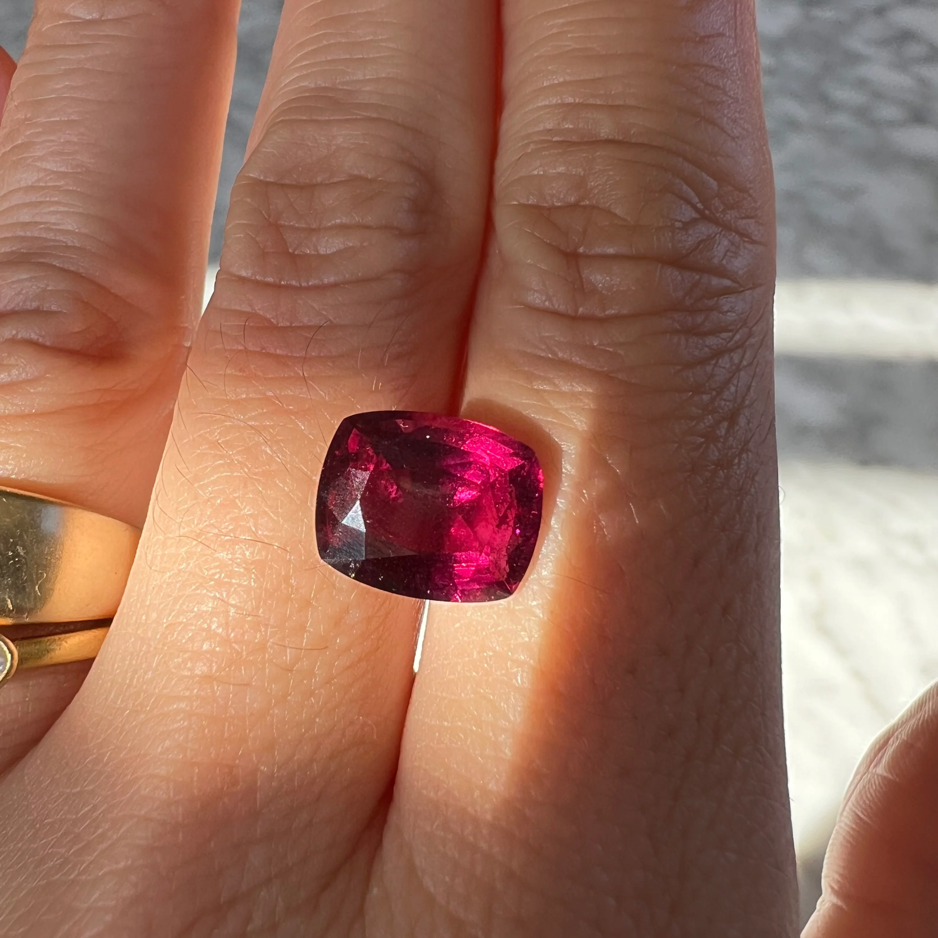BESPOKE 6.11CT RHODOLITE GARNET - Image 2