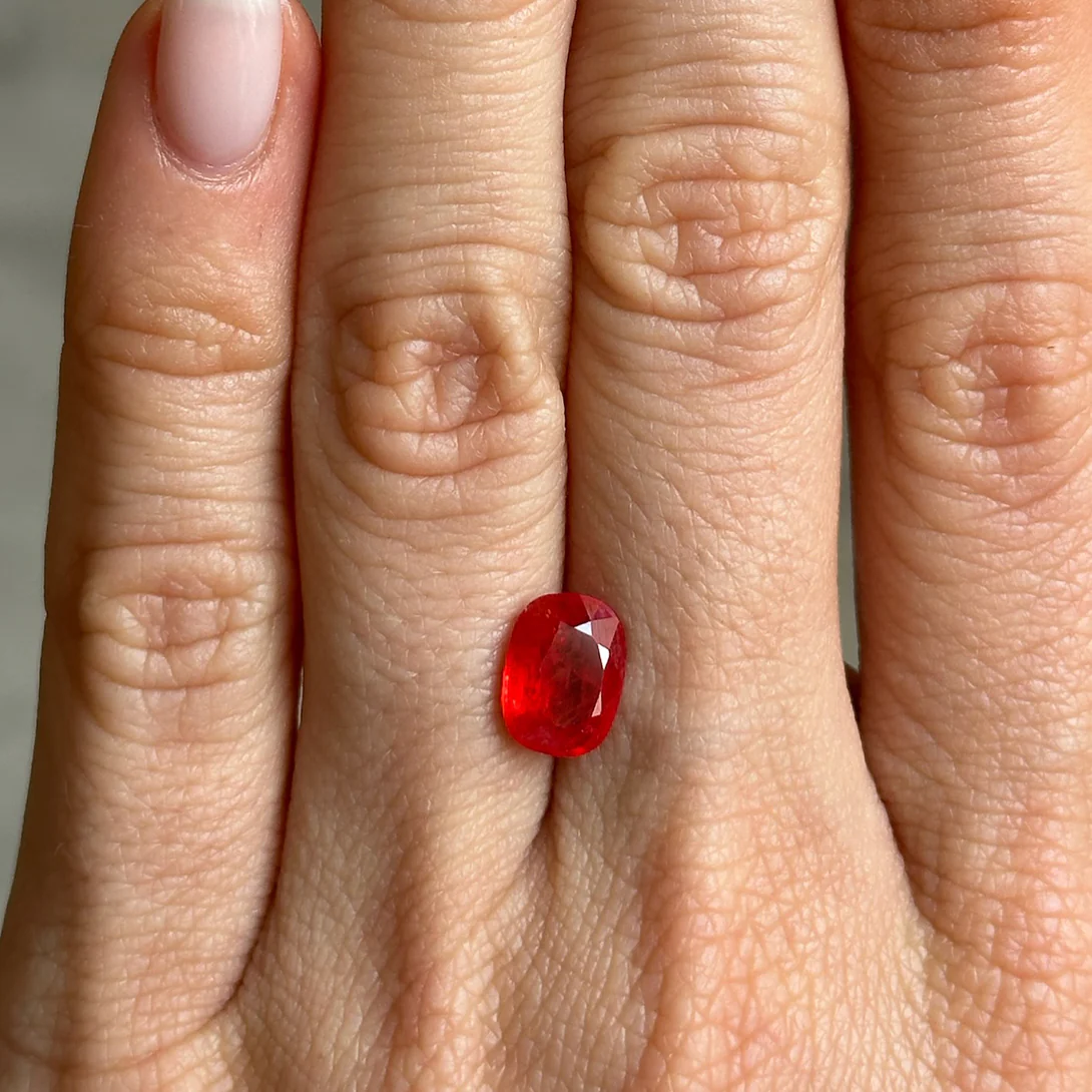 BESPOKE 2.29CT ORANGE SAPPHIRE - Image 3