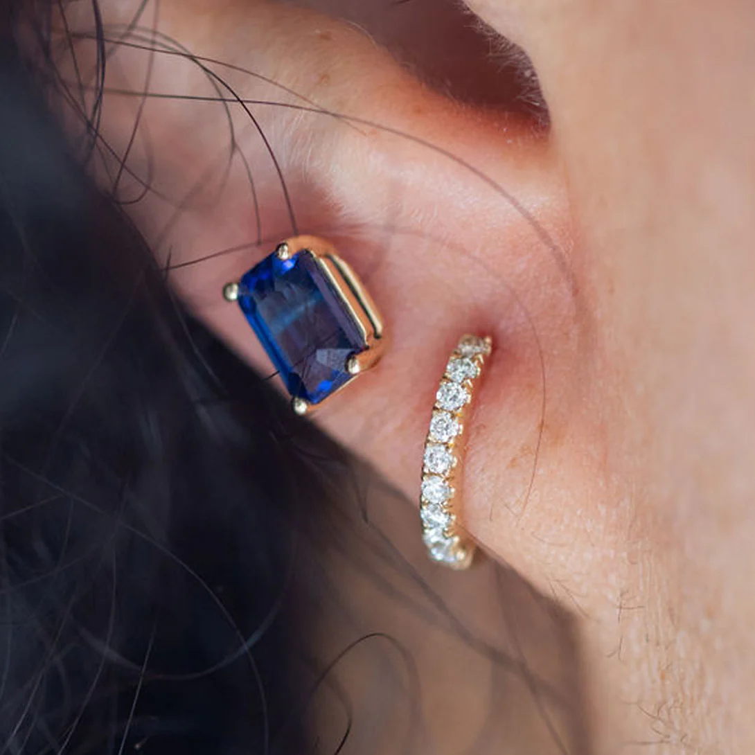 1.75ct BLUE SAPPHIRE PRONG SET EARRINGS - Image 2