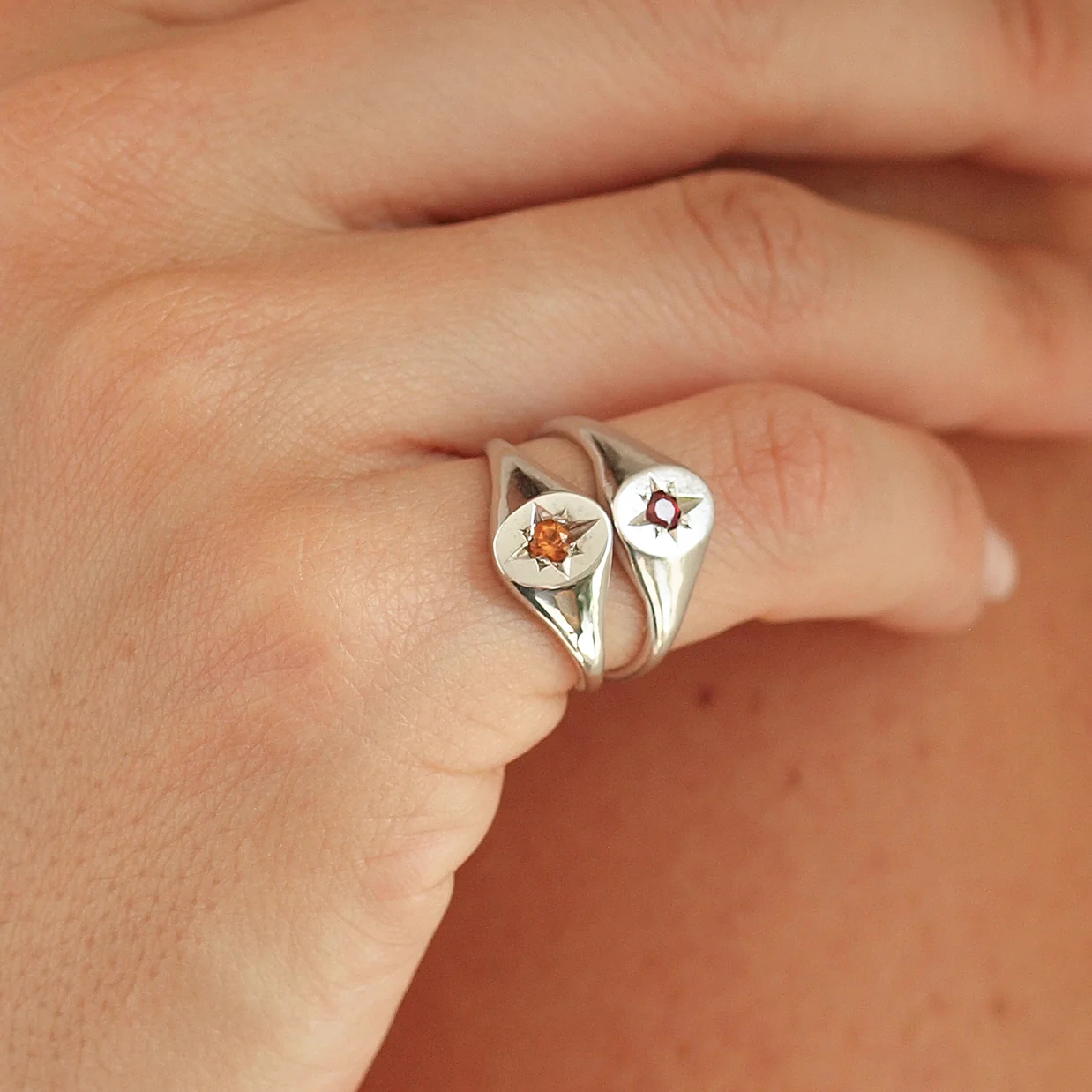 GARNET NORTH STAR SIGNET RING - Image 5