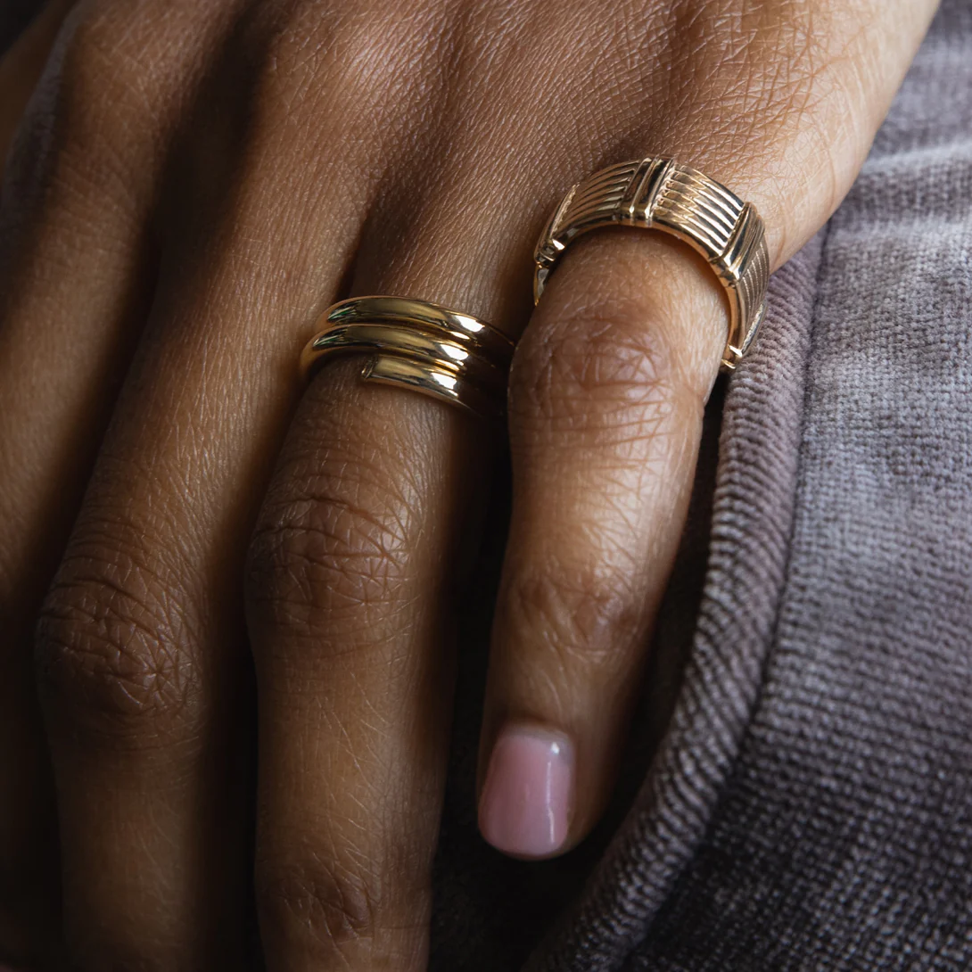 GOLD TONY RING - Image 4