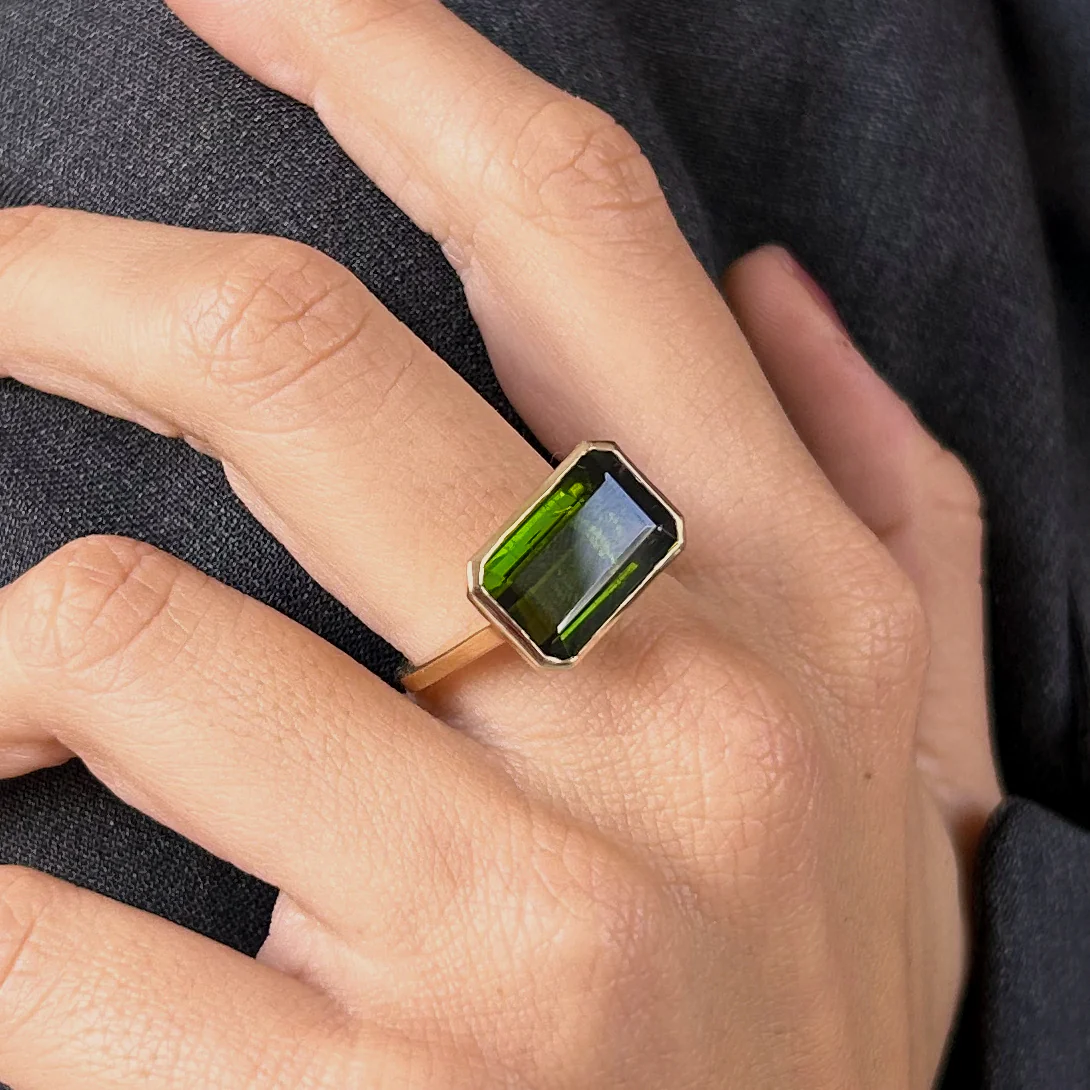 Green Tourmaline Bezel Set Ring - Image 3