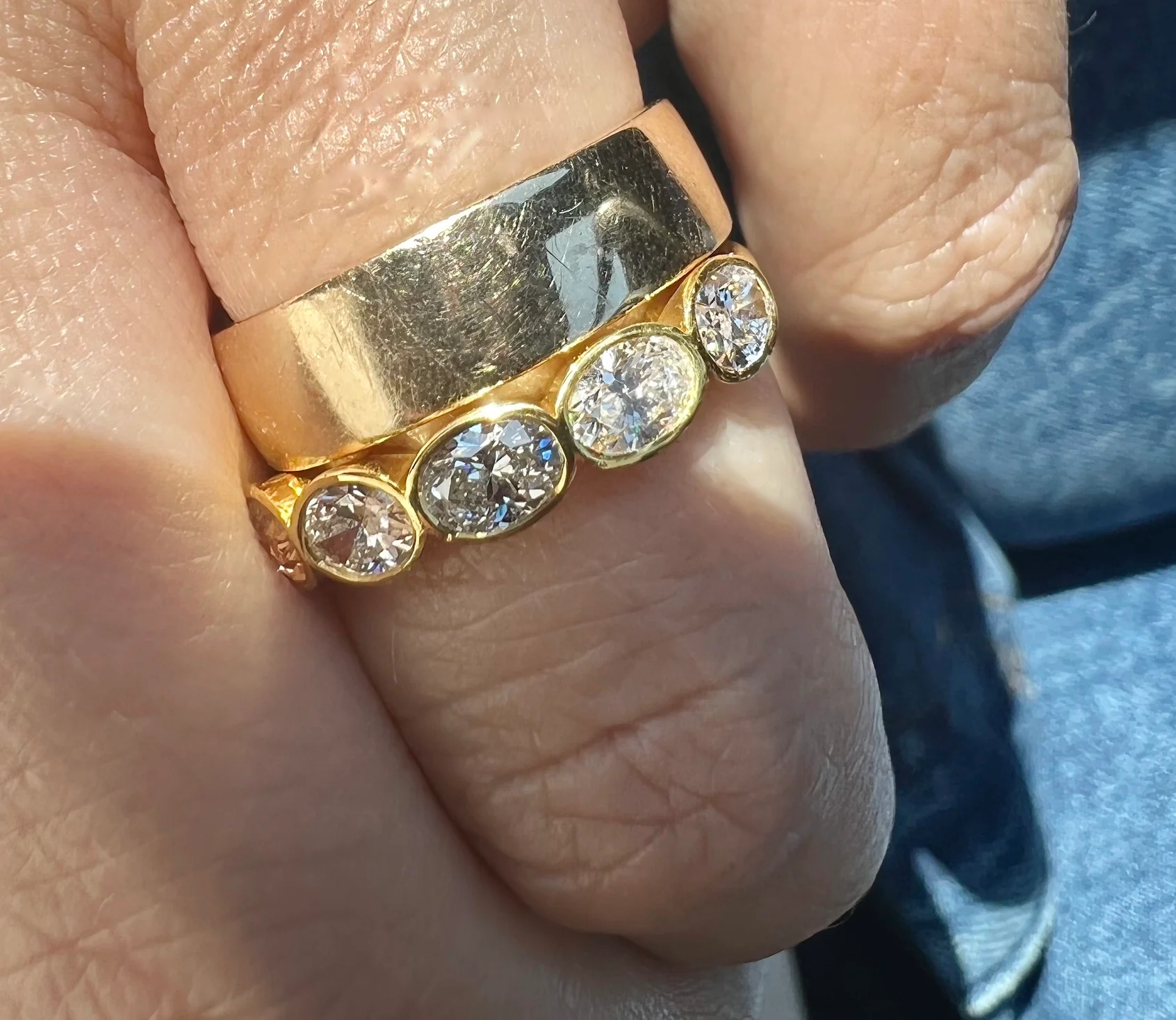 DIAMOND OVAL BEZEL RING - Image 2
