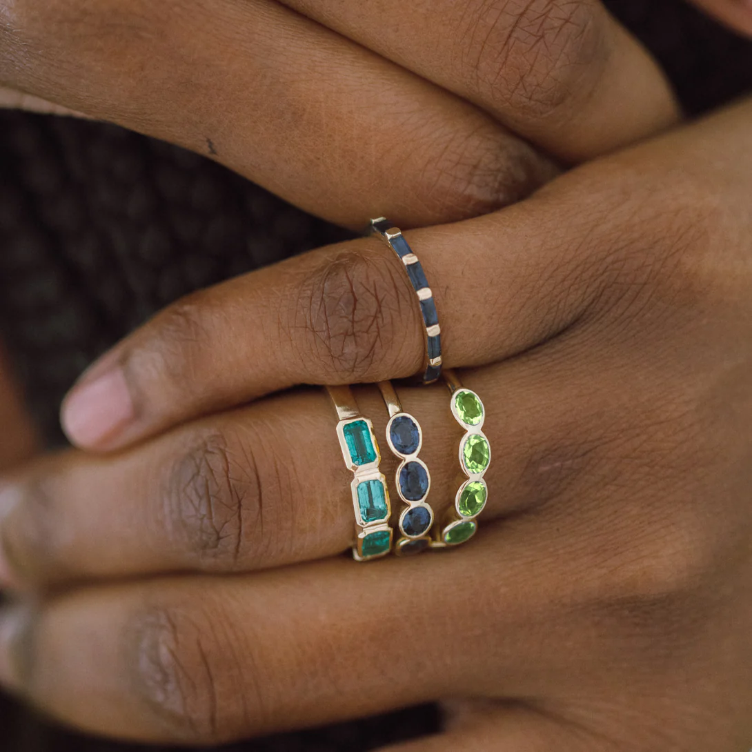 PERIDOT OVAL BEZEL RING - Image 2