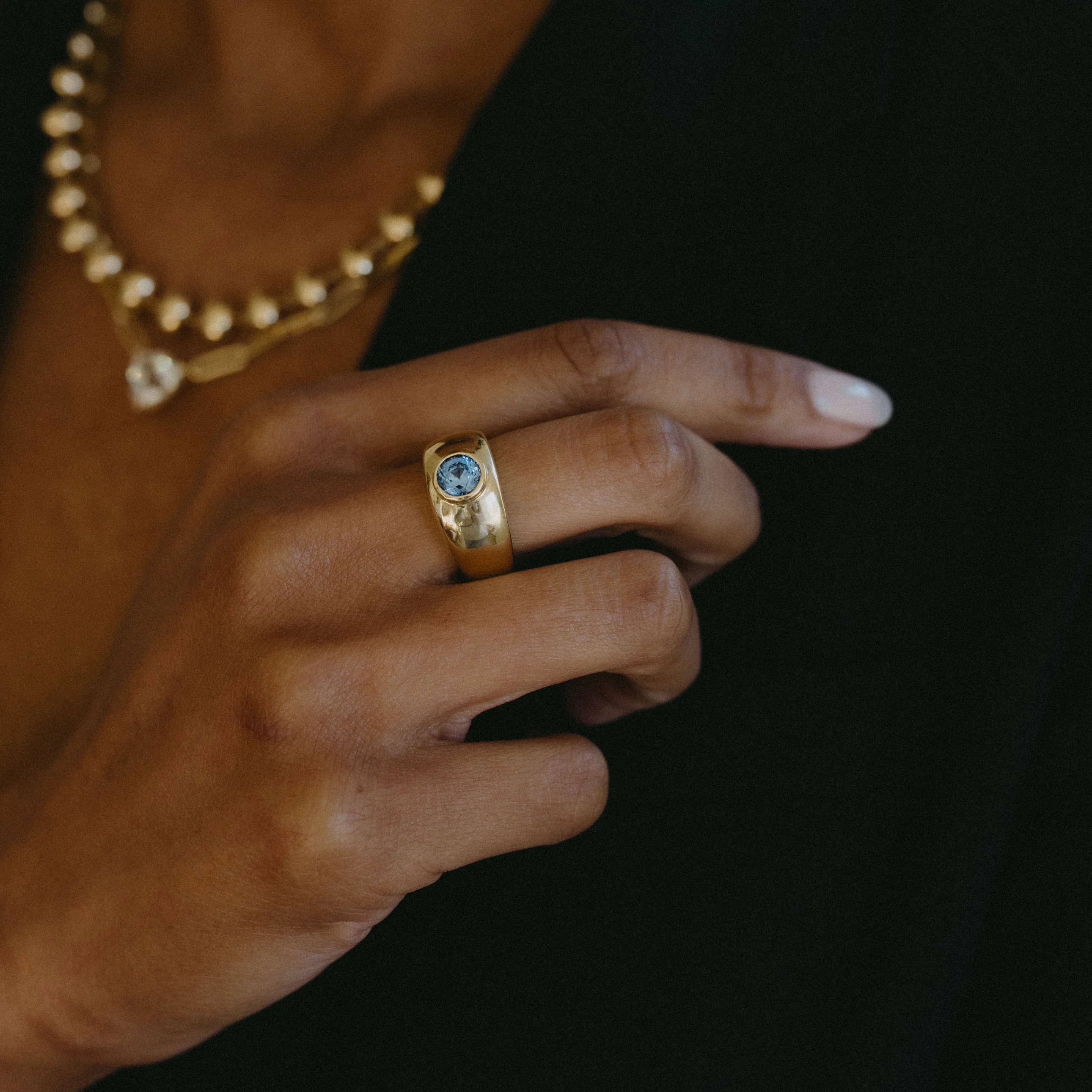 ROUND SAPPHIRE BEZEL SET CLOUD RING - Image 2