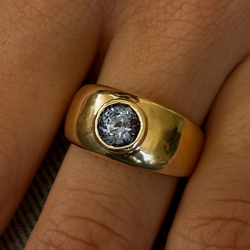 ROUND SAPPHIRE BEZEL SET CLOUD RING - Image 5